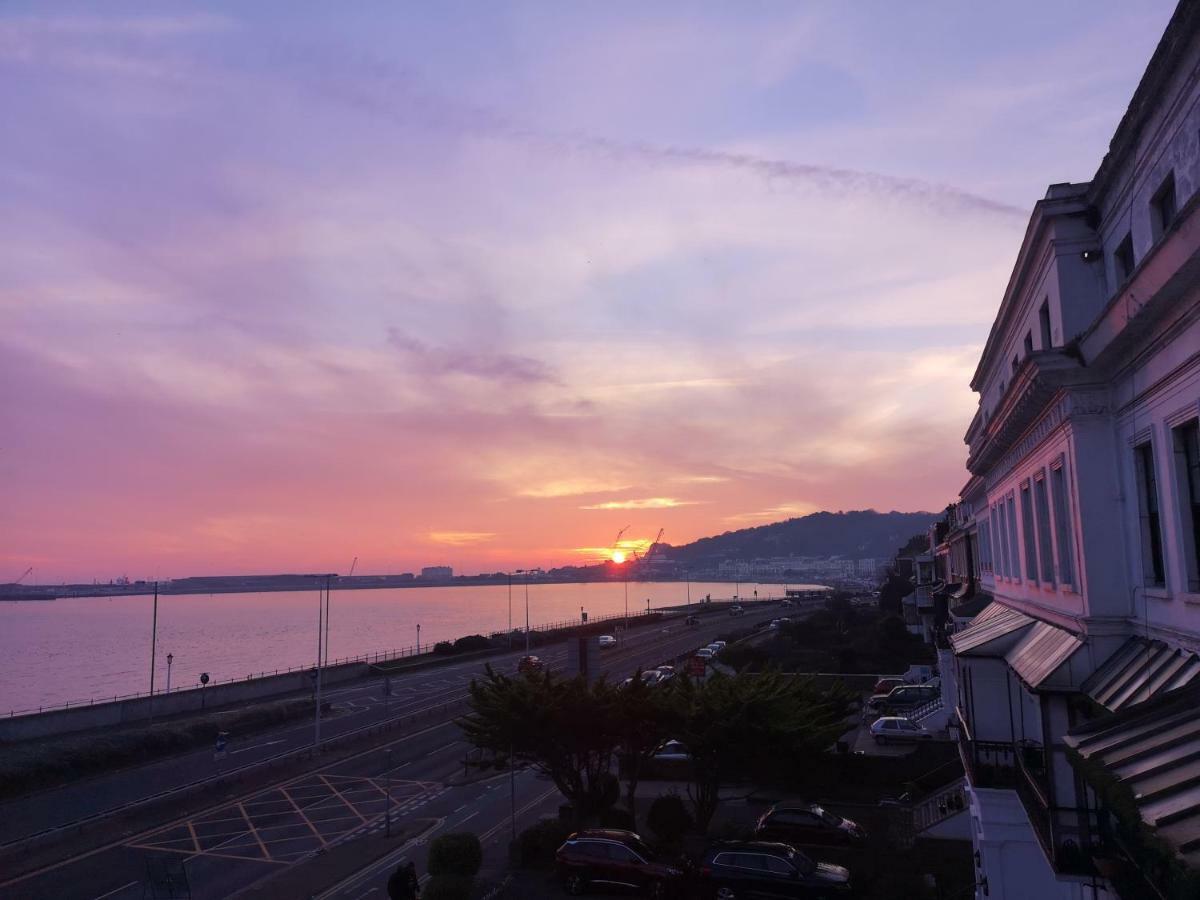 Whole Flat Next To Dover Port With Parking Екстер'єр фото