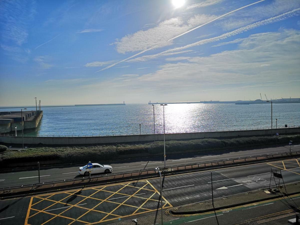 Whole Flat Next To Dover Port With Parking Екстер'єр фото