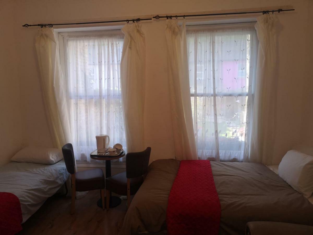 Whole Flat Next To Dover Port With Parking Екстер'єр фото